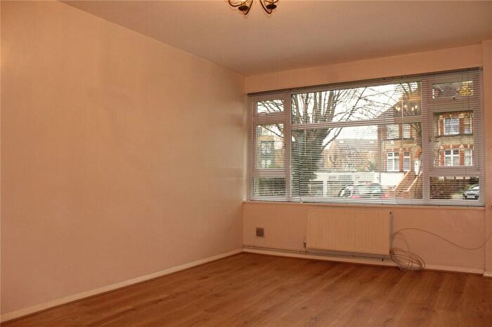 2 Bedroom Apartment To Rent In Sanderstead Road, South Croydon, Surrey, CR2
