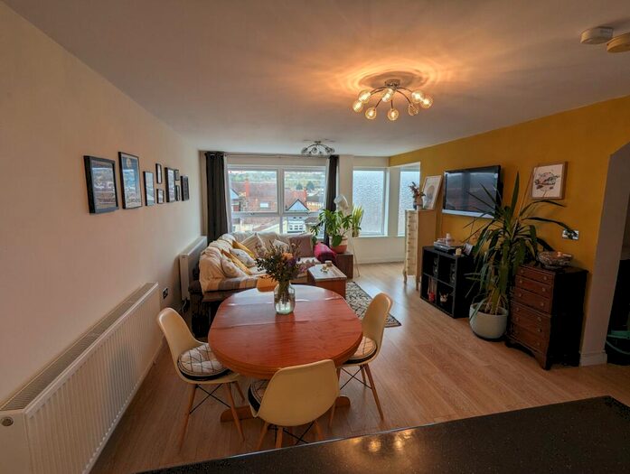 3 Bedroom Terraced House To Rent In Cotswold Road, Bristol, BS3