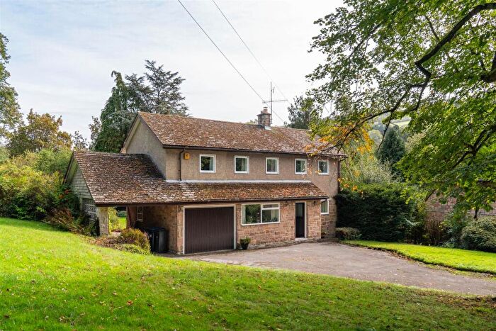 3 Bedroom Detached House For Sale In Butts Drive, Matlock, DE4