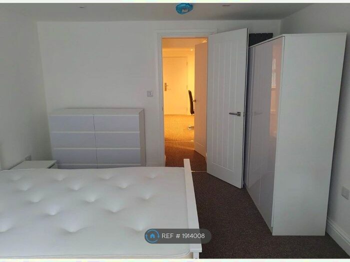 1 Bedroom Flat To Rent In St Clement's Street, Oxford, OX4