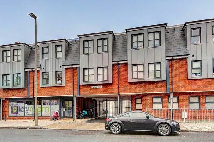 2 Bedroom Flat To Rent In Garratt Lane, London, SW18