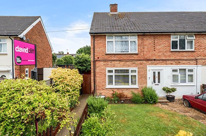 2 Bedroom Maisonette For Sale In Patten Ash Drive, Wokingham, Berkshire, RG40