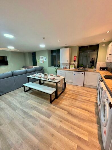 7 Bedroom Flat To Rent In Cranmer Street, Nottingham, Nottinghamshire, NG3