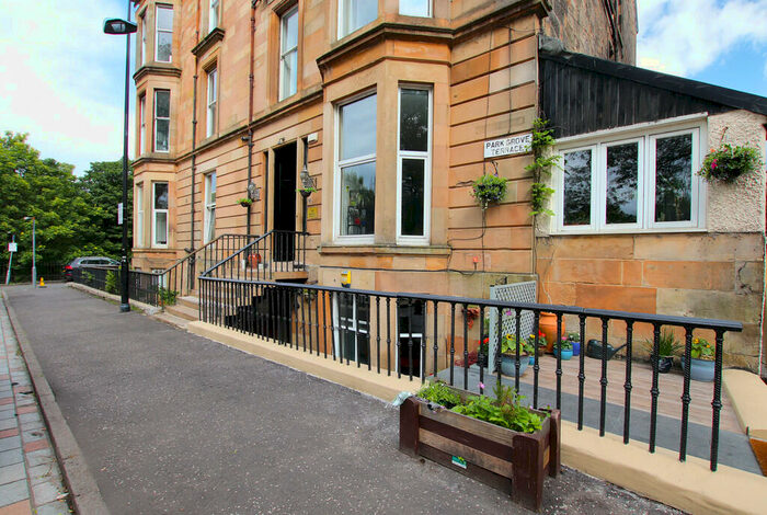 2 Bedroom Flat To Rent In Parkgrove Terrace, G3