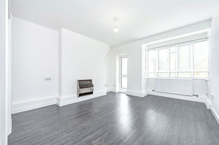 2 Bedroom Flat To Rent In Valentine House, Rodenhurst Road, London, SW4