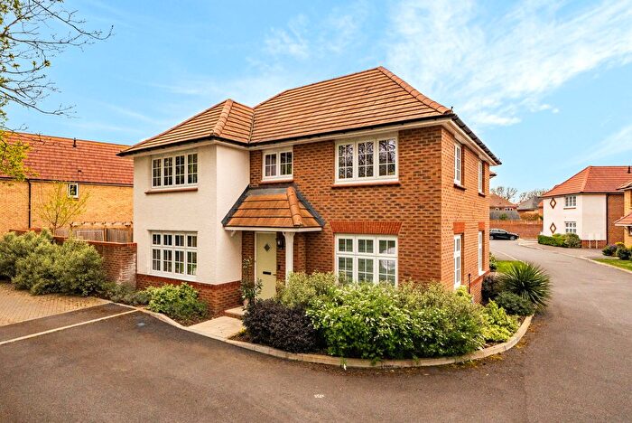 4 Bedroom Detached House For Sale In Carol Grove, Arborfield Green, Reading, Berkshire, RG2