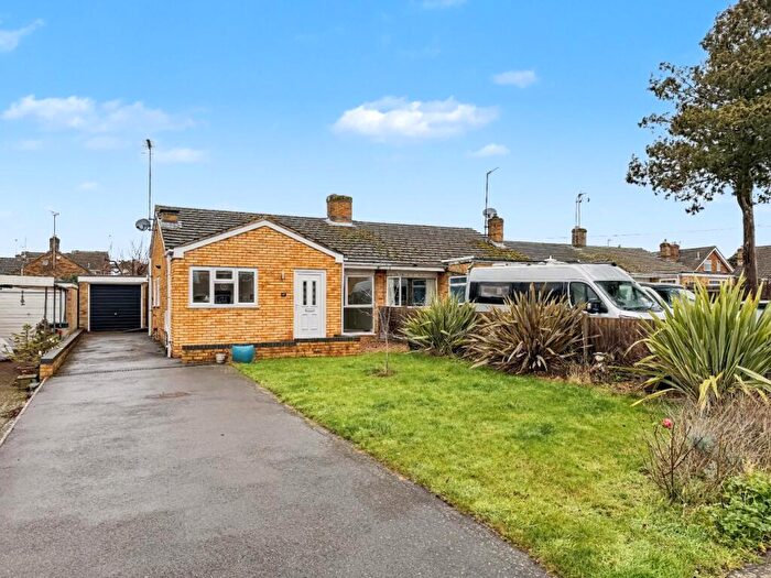 3 Bedroom Semi-Detached Bungalow For Sale In Manor Close, Harpole, NN7