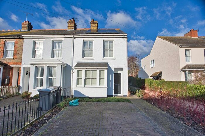 2 Bedroom End Of Terrace House For Sale In Dover Road, Sandwich, CT13