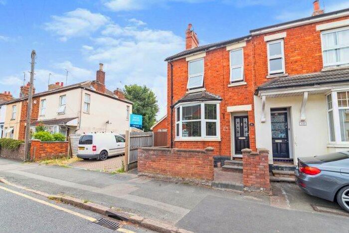 4 Bedroom End Of Terrace House To Rent In Victoria Road, Milton Keynes, MK2