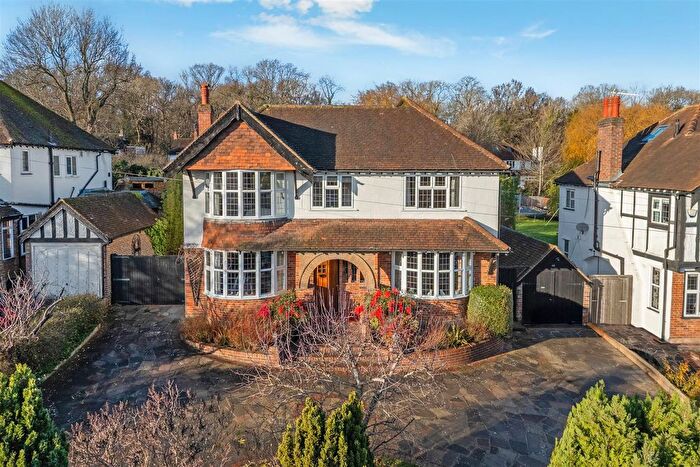 4 Bedroom Detached House For Sale In Sunnybank, Epsom, KT18
