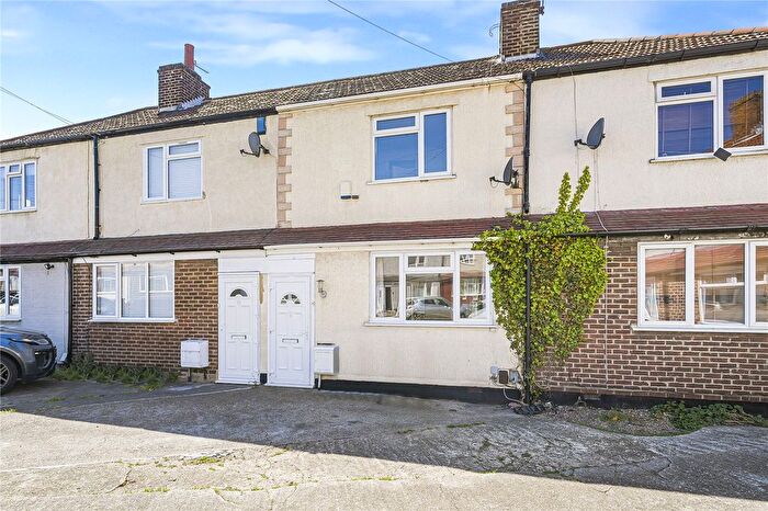 2 Bedroom Terraced House For Sale In Ivy Close, Dartford, Kent, DA1