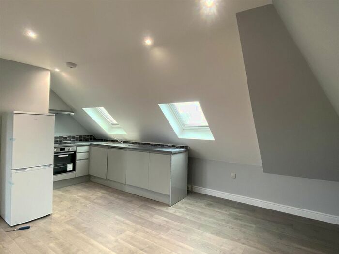 1 Bedroom Flat To Rent In Fairway Avenue, Borehamwood, WD6