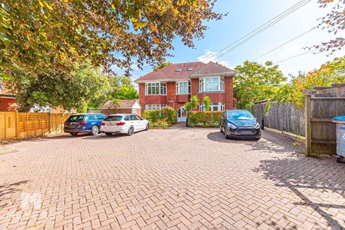 2 Bedroom Flat To Rent In Keswick Road, Bournemouth, BH5