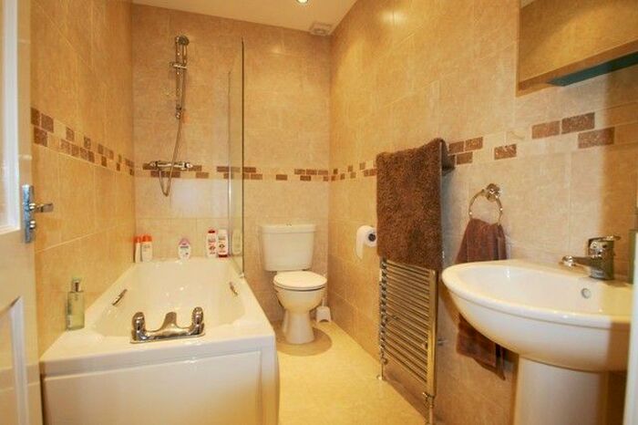 2 Bedroom Flat To Rent In Dinsdale Road, Sandyford, Newcastle Upon Tyne, NE2