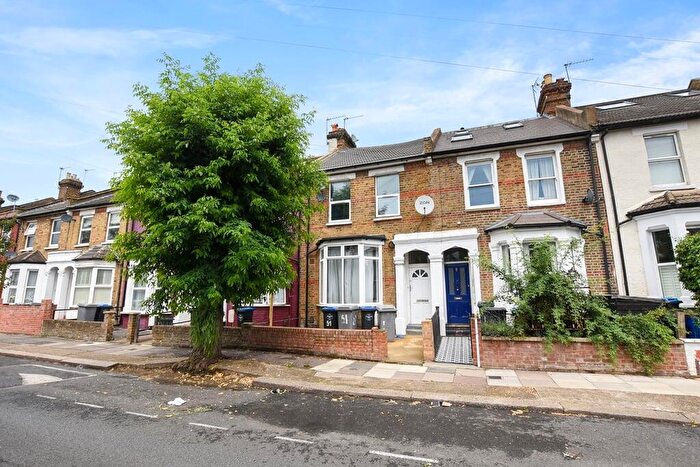 3 Bedroom Terraced House For Sale In Buckingham Road, London, NW10