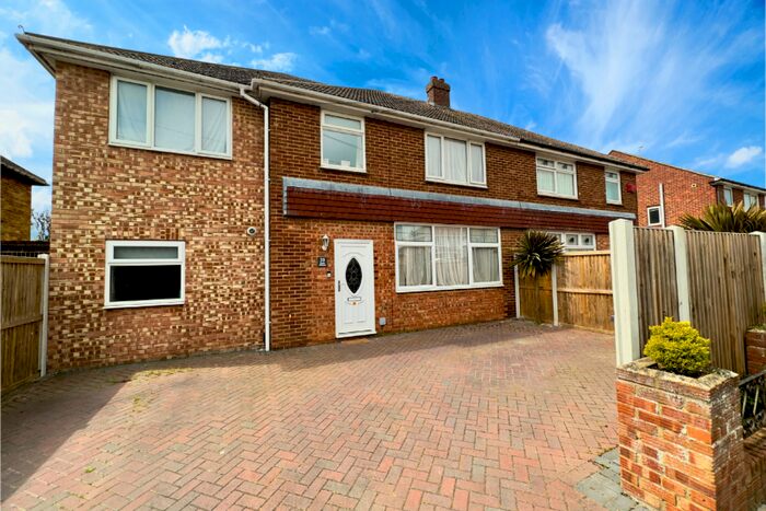 5 Bedroom Semi-Detached House To Rent In Rydal Avenue, Ramsgate, CT11