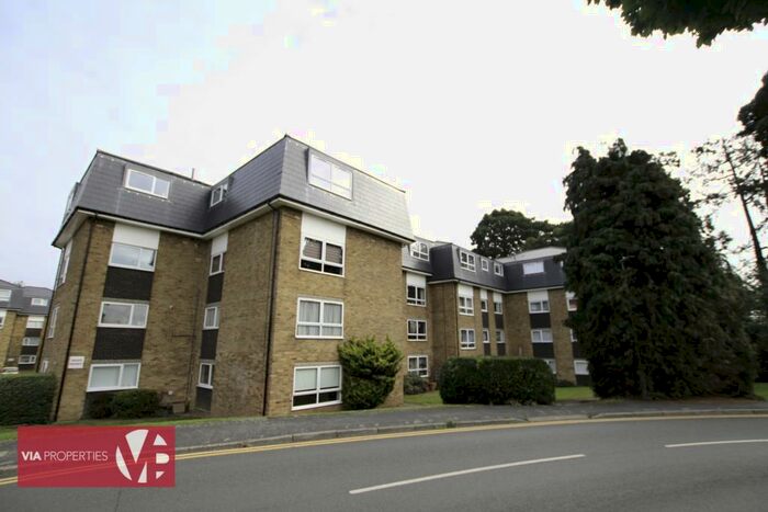 1 Bedroom Flat To Rent In Lampits, Hoddesdon, EN11