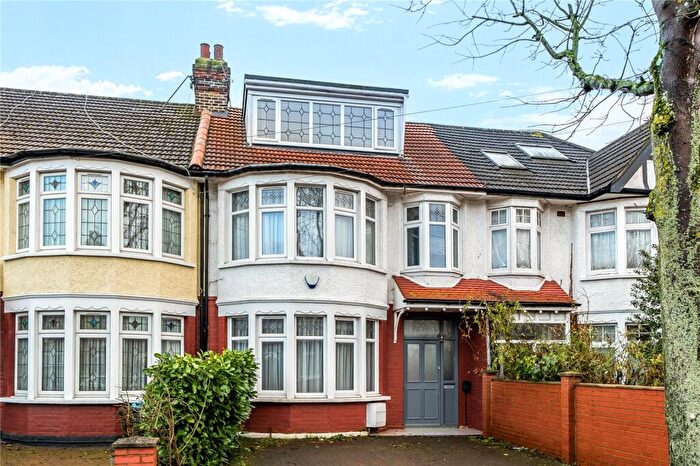 5 Bedroom Terraced House For Sale In Upsdell Avenue, Palmers Green, London, N13