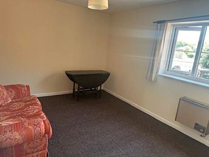 1 Bedroom Maisonette To Rent In Coulson Court, Luton, Bedfordshire, LU1