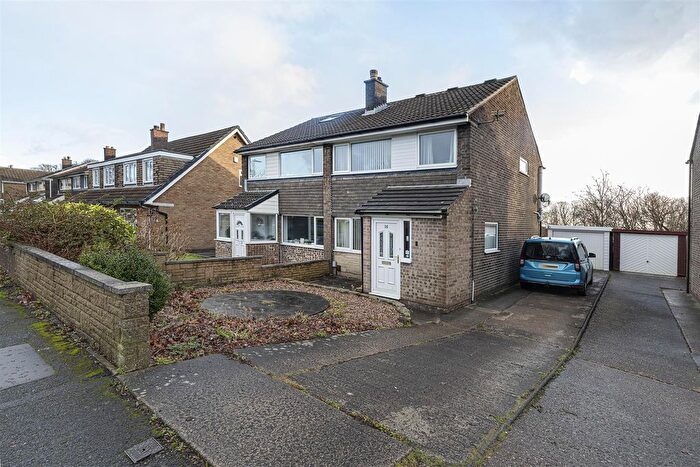 3 Bedroom Semi-Detached House For Sale In Hadrians Close, Salendine Nook, Huddersfield, HD3