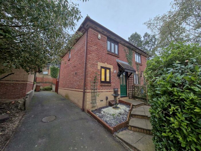 2 Bedroom House To Rent In Duke Street, Wellingborough, NN8