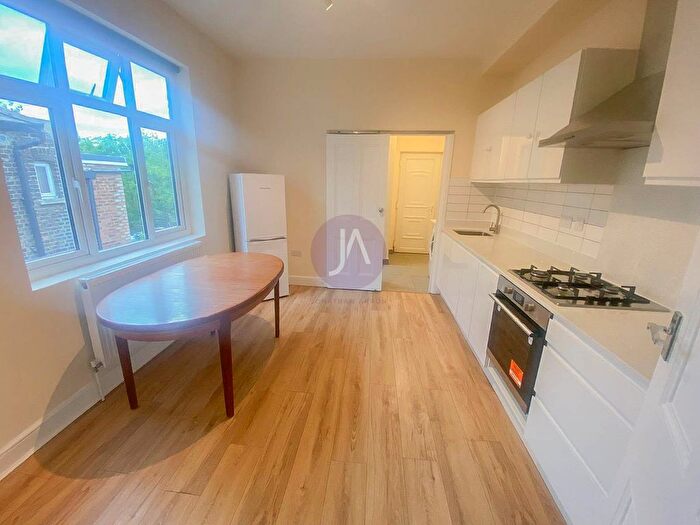 2 Bedroom Maisonette To Rent In Victoria Terrace, Park Royal, London, NW10