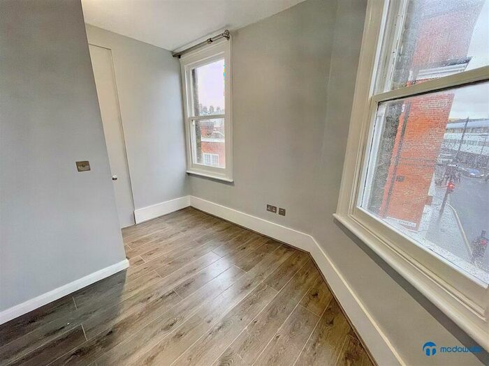 1 Bedroom Flat To Rent In Roman Road, Bethnal Green, E2