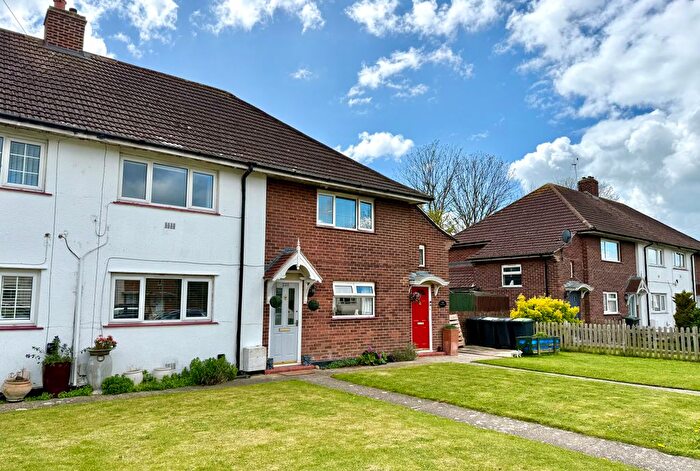 2 Bedroom Maisonette For Sale In St. Nicholas Avenue, Rowner, Gosport, PO13