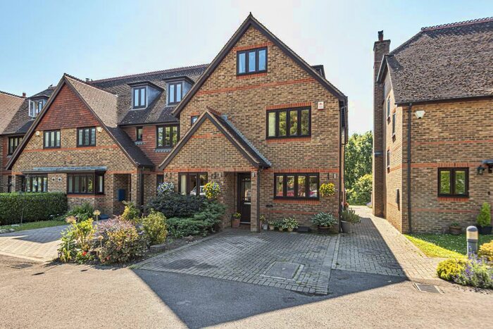 5 Bedroom End Of Terrace House For Sale In Great Auclum Place, Burghfield Common, Reading, RG7