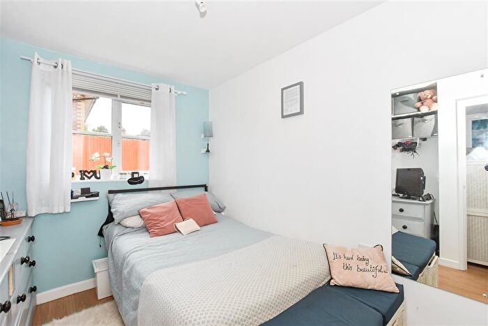 2 Bedroom Flat For Sale In Framfield Road, Uckfield, East Sussex, TN22
