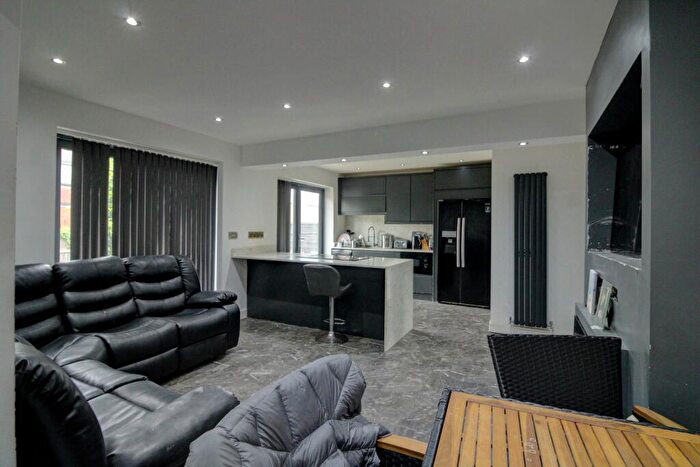 3 Bedroom Detached Bungalow For Sale In Worcester Road, Manchester, M27