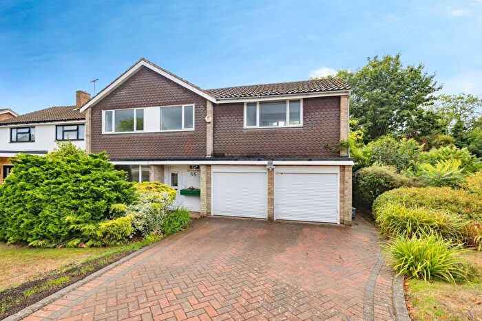 4 Bedroom Detached House For Sale In Wren Crescent, Bushey, WD23