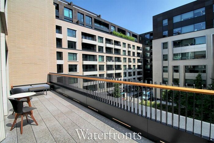 3 Bedroom Flat To Rent In Rathbone Place, London, W1T