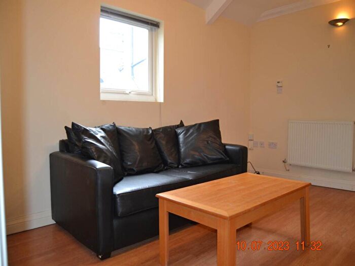 1 Bedroom Flat To Rent In Richmond Road, Roath, Cardiff, CF24