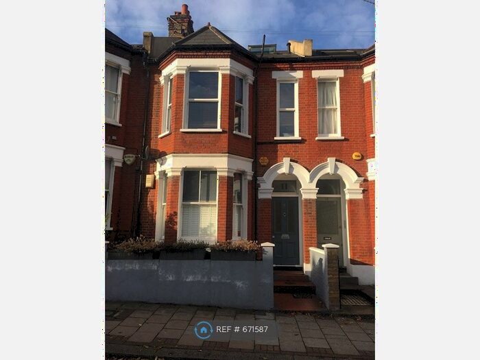 4 Bedroom Flat To Rent In &amp; Nd Floor, London, SW4