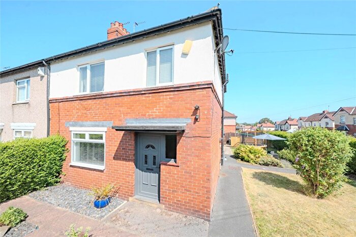 3 Bedroom Semi-detached House For Sale In Wheatlands, Farsley, Pudsey, Leeds, LS28