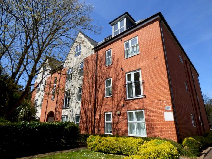 1 Bedroom Apartment To Rent In Archers Road, Southampton, SO15
