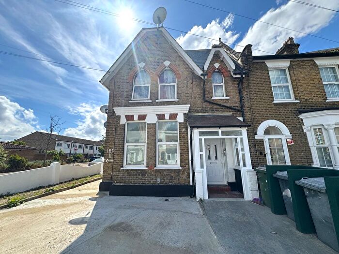 2 Bedroom Flat For Sale In Gurney Road, Stratford, London, E15