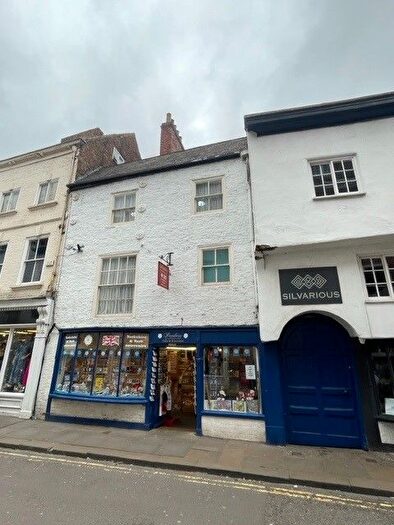 2 Bedroom Maisonette To Rent In Low Petergate, York, YO1