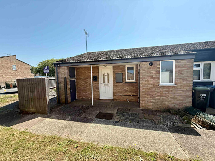 1 Bedroom Semi-Detached Bungalow For Sale In Cornwall Road, Felixstowe, IP11