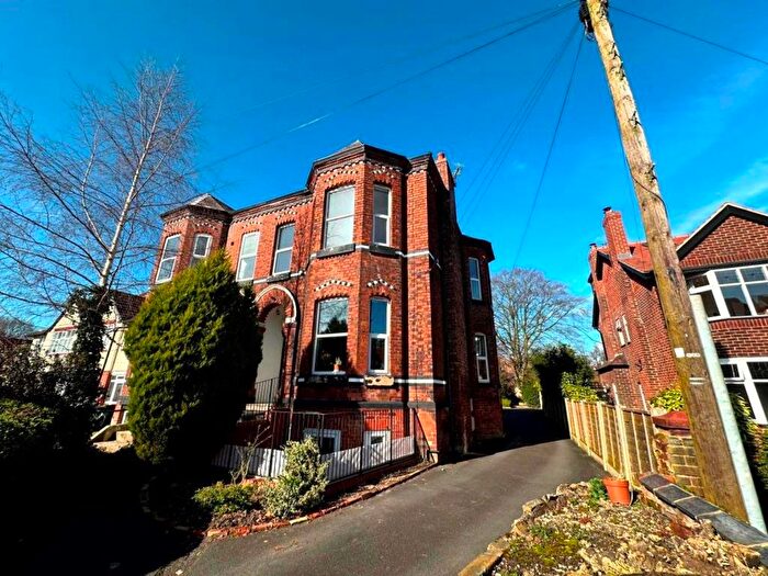 2 Bedroom Flat To Rent In Brantingham Road, Manchester, M16