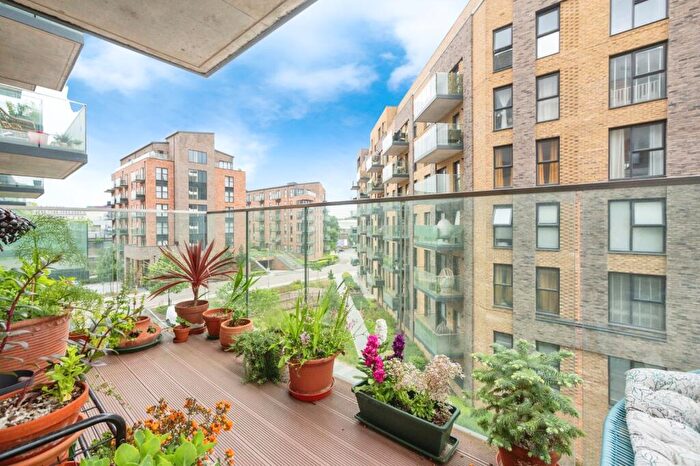 1 Bedroom Flat For Sale In James Smith Court, Dartford, Kent, DA1