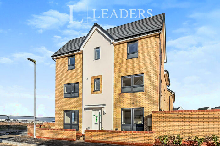 4 Bedroom Town House To Rent In Mapleleaf Road, Bedford, MK45