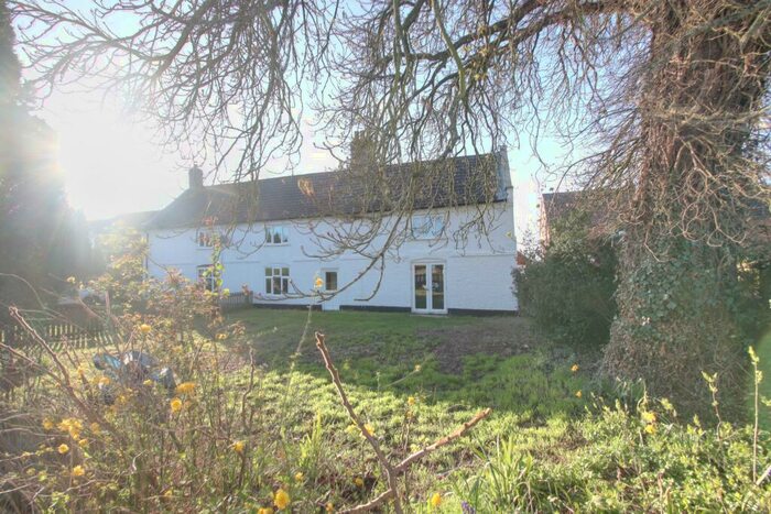 3 Bedroom Cottage To Rent In The Street, Marham, PE33