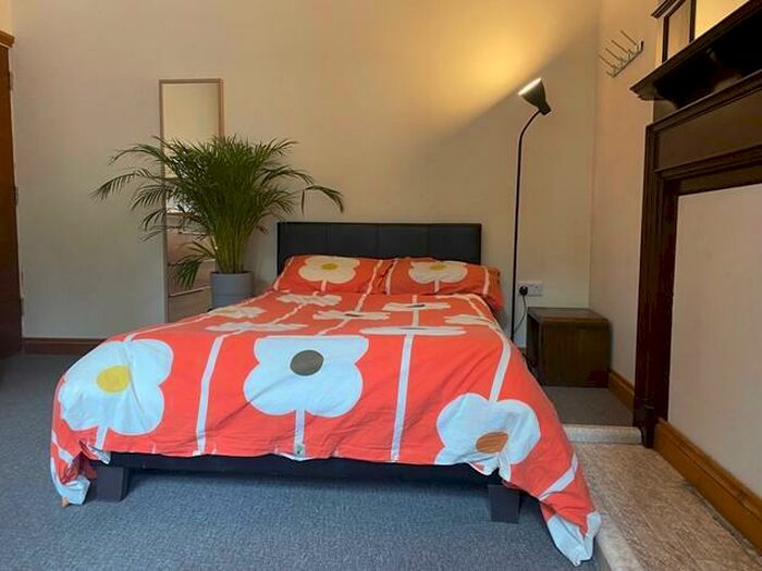 8 Bedroom Detached House To Rent In **£pppw Excl Bills** Harrington Drive, Nottingham, NG7