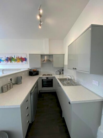 5 Bedroom Flat To Rent In Southpark Avenue, Hillhead, Glasgow, G12