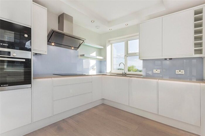 3 Bedroom Flat To Rent In Avenue Road, Swiss Cottage, NW8