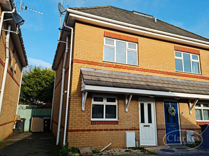 3 Bedroom Town House To Rent In Beswick Gardens, Ensbury Park, BH10