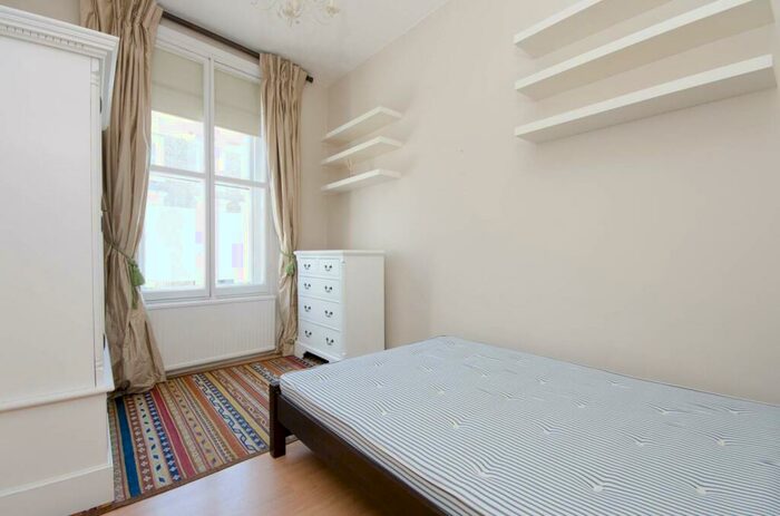 2 Bedroom Flat To Rent In Ifield Road, Chelsea, London, SW10