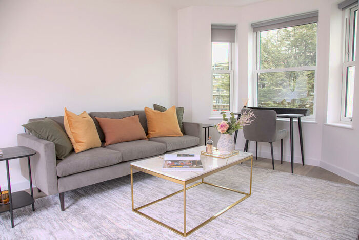 2 Bedroom Apartment To Rent In Old Market Place, Farnham, Surrey, GU9